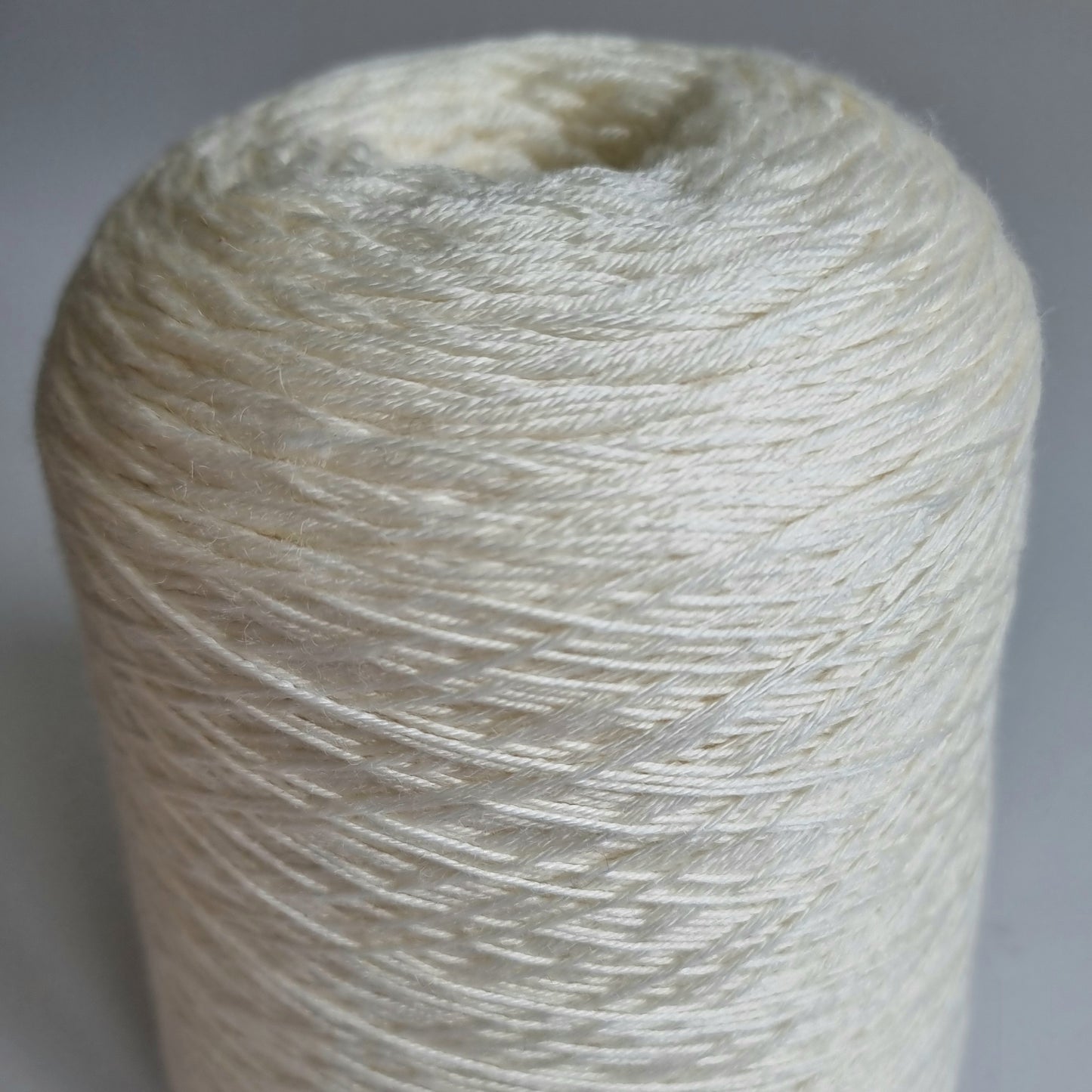 Cashmere Merino - 65% Merino, 30% Cashmere & 5% Anti-Pilling - Fingering Weight - 400m/100g