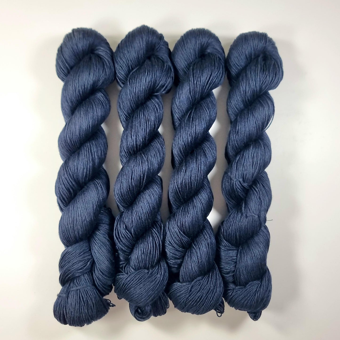 Cozy Mulberry - Navy Blue - Mulberry Silk & Cotton - Fingering Weight - 433m/100g