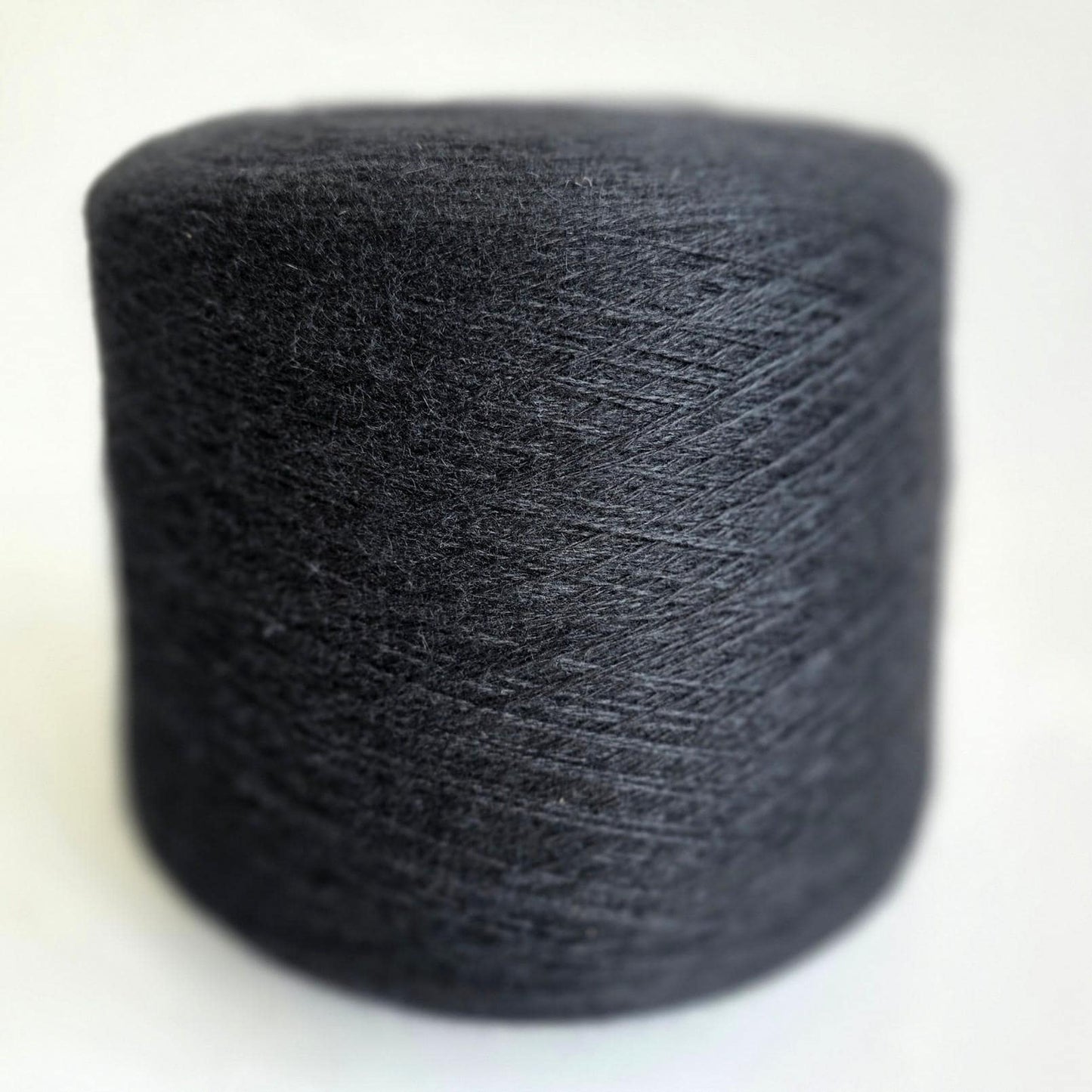 100% Mink Cashmere Yarn - 2/24Nm - 1200m per 100g - Pitch Black