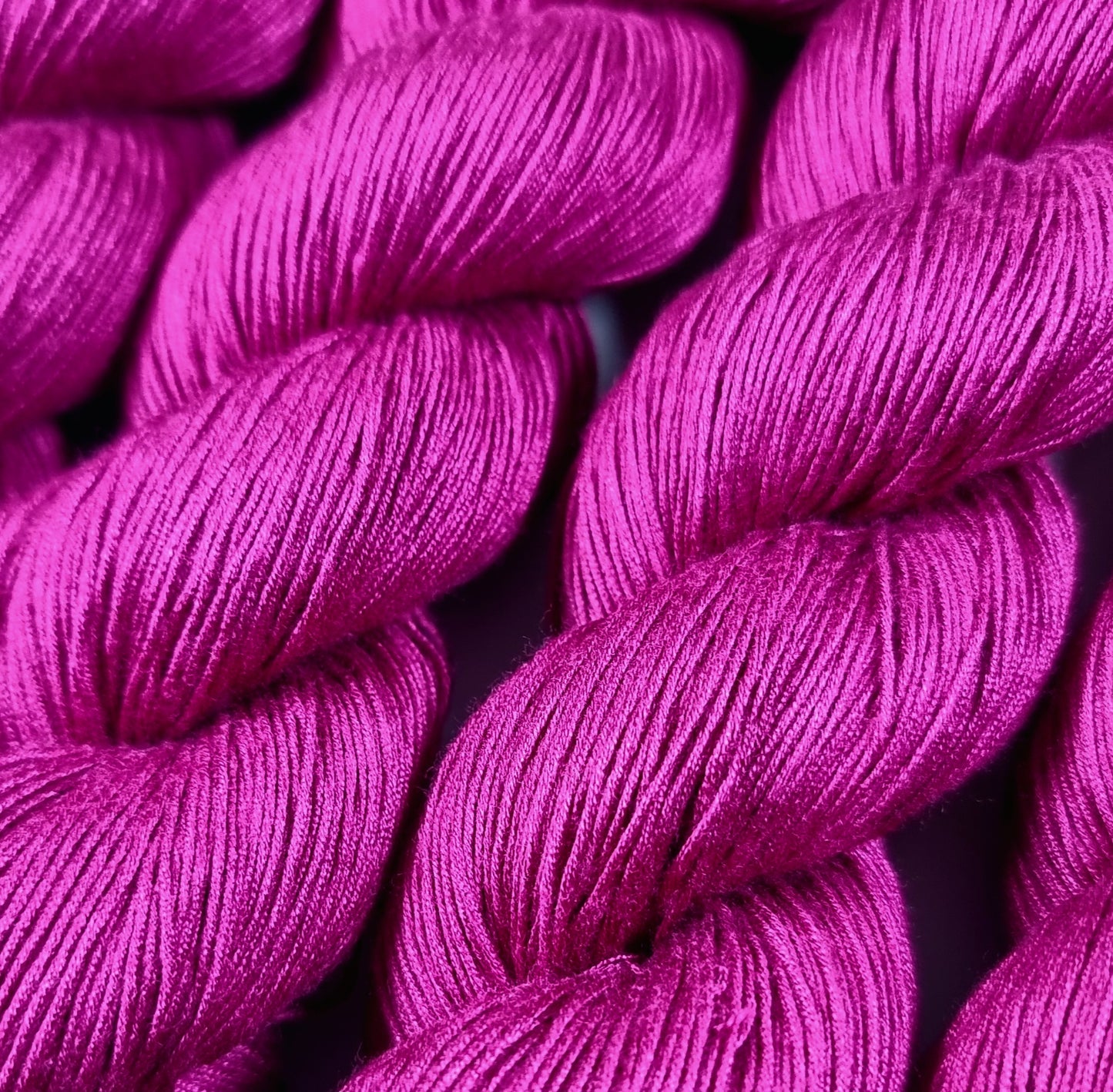 Cozy Mulberry - 95% Mulberry Silk & 5% Cotton - Fingering Weight - 433m/100g