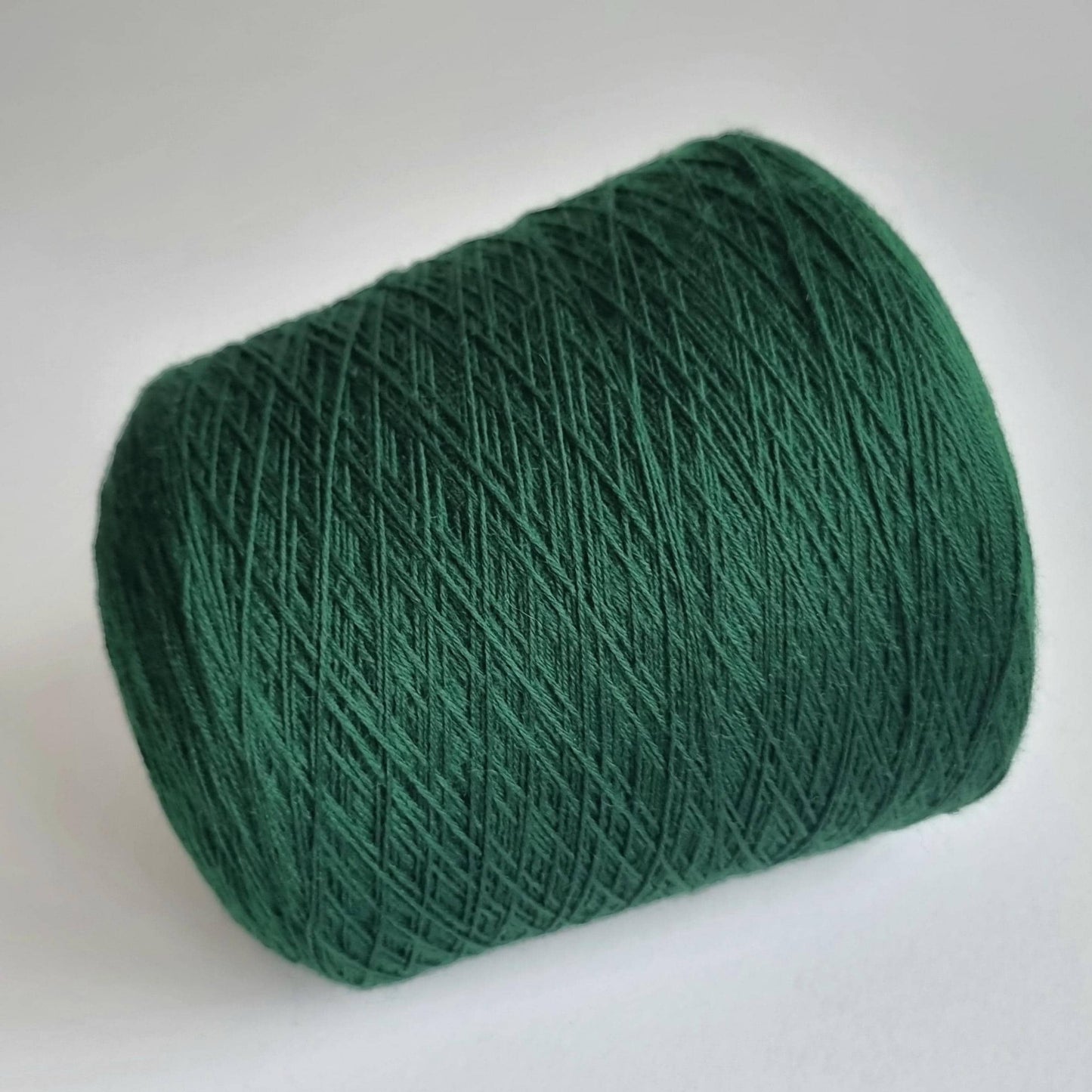 Forest Green Low-Pill Cashmere Merino Fingering Yarn - 400m/100g Luxury Blend