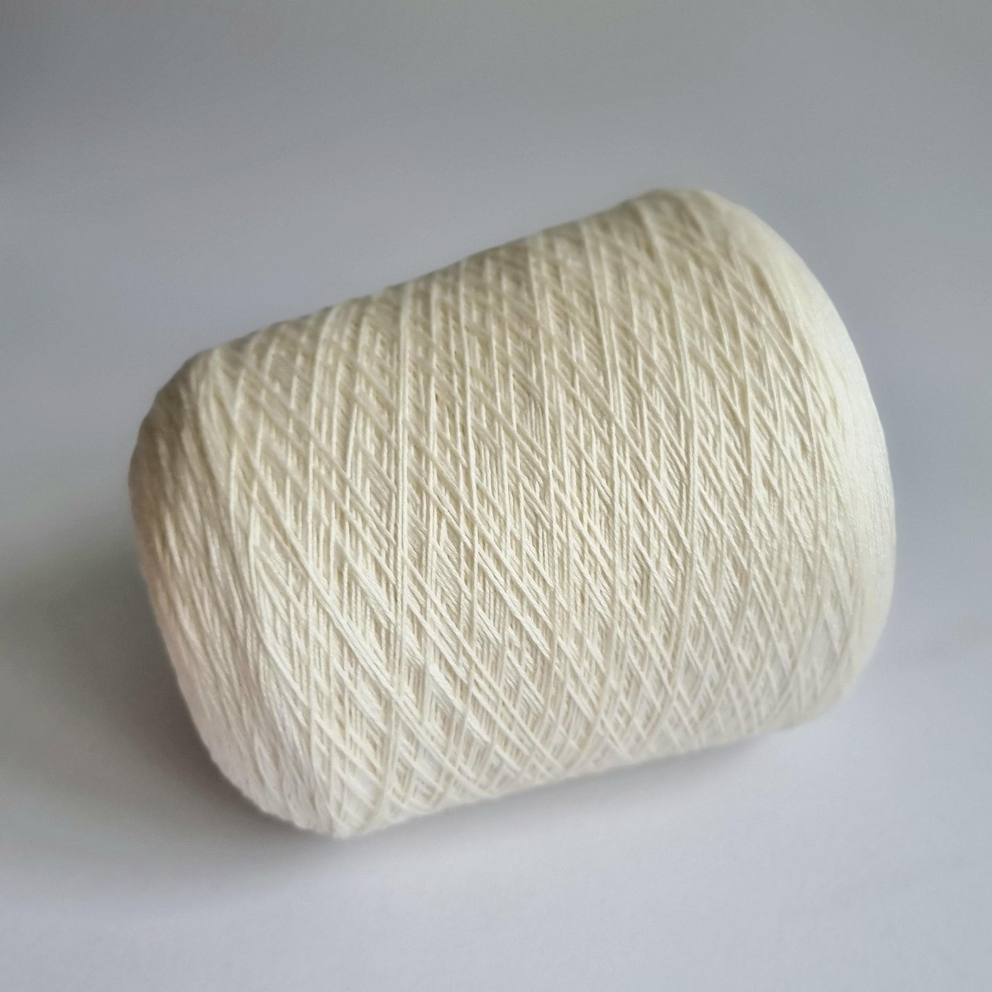 White Low-Pill Cashmere Merino Fingering Yarn - 400m/100g Luxury Blend