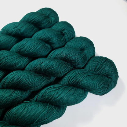 Cozy Mulberry - Forest Green - Mulberry Silk & Cotton - Fingering Weight - 433m/100g