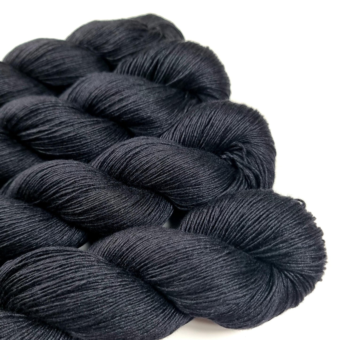 Cozy Mulberry - Jet Black - Mulberry Silk & Cotton - Fingering Weight - 433m/100g