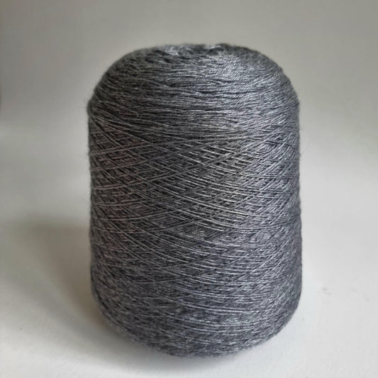 Grey Low-Pill Cashmere Merino Fingering Yarn - 400m/100g Luxury Blend