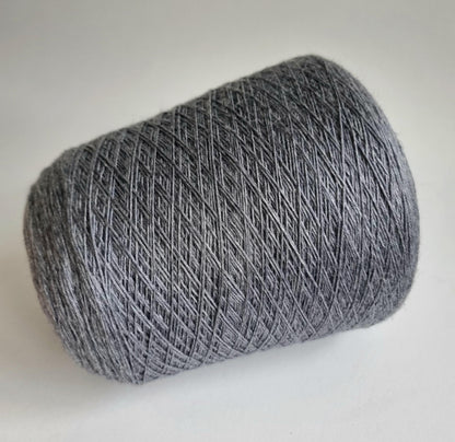Grey Low-Pill Cashmere Merino Fingering Yarn - 400m/100g Luxury Blend
