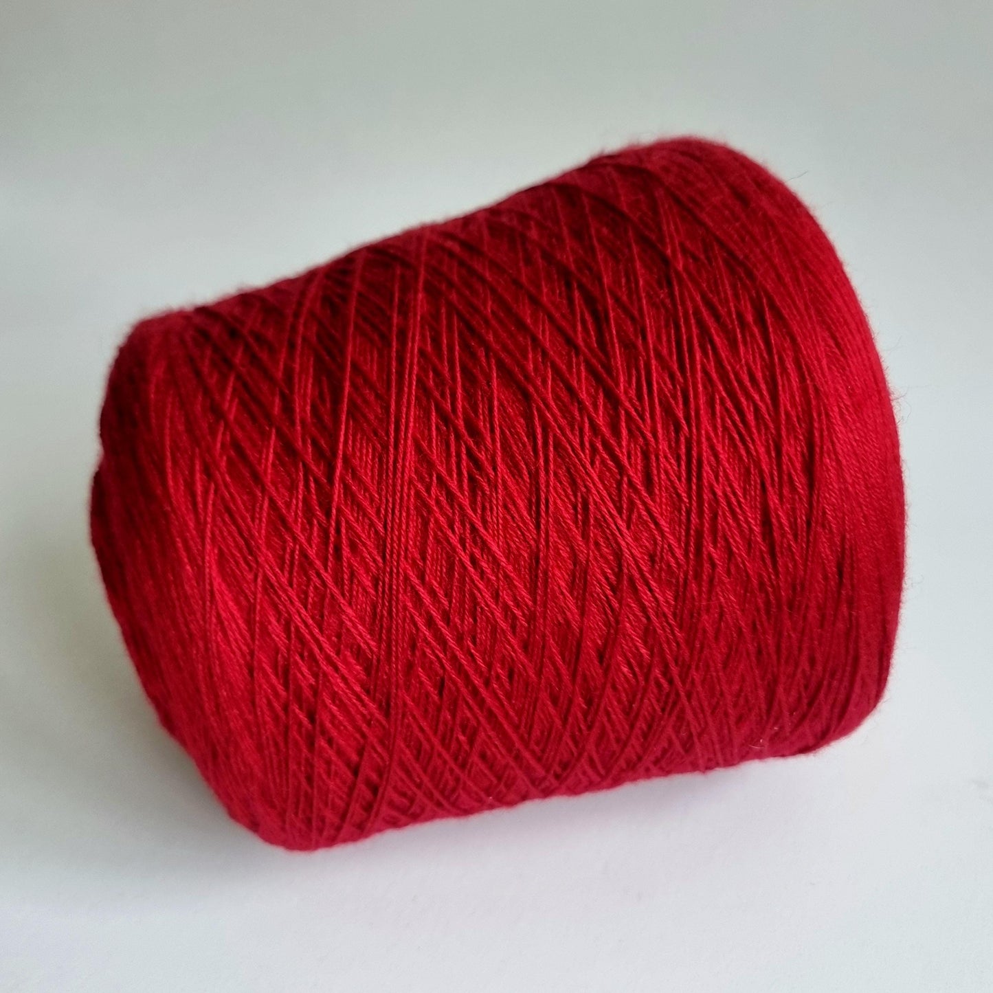 Red Low-Pill Cashmere Merino Fingering Yarn - 400m/100g Luxury Blend