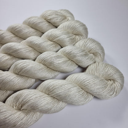 Cozy Mulberry - Light Champagne - Mulberry Silk & Cotton - Fingering Weight - 433m/100g