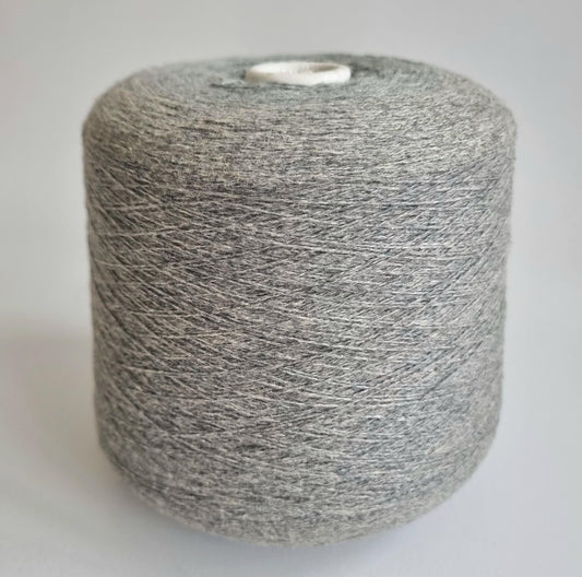 Loro Piana 100%  Italian Cashmere Yarn - 2/26Nm - 1300m per 100g - Light Grey