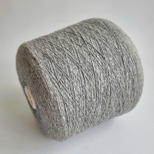 Loro Piana 100%  Italian Cashmere Yarn - 2/26Nm - 1300m per 100g - Light Grey