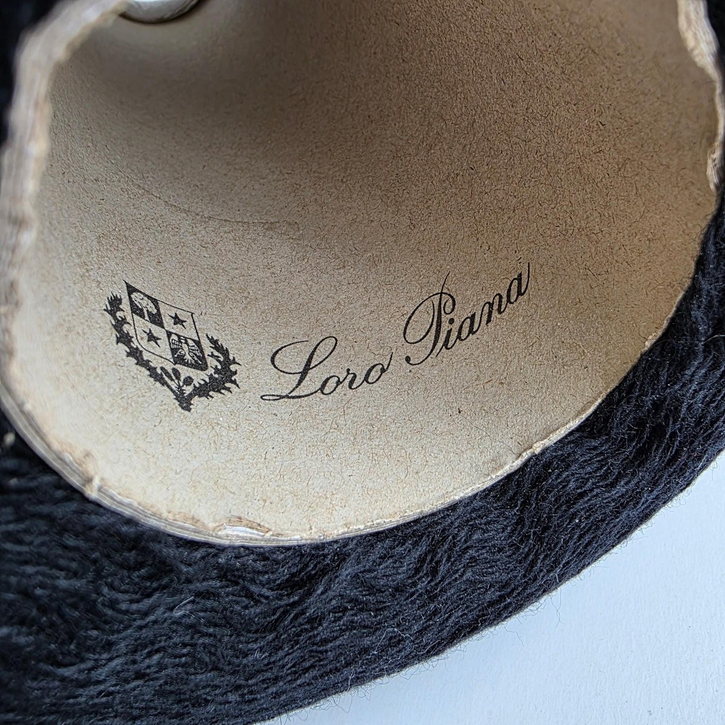 Loro Piana 100% Cashmere Yarn - 2/16Nm - 800m per 100g - Jet Black