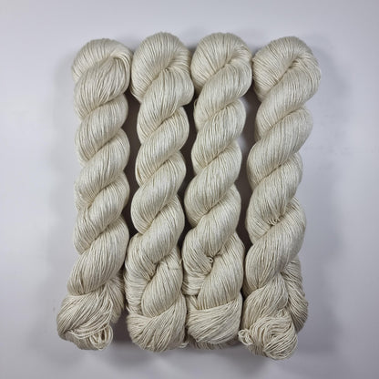 Cozy Mulberry - Light Champagne - Mulberry Silk & Cotton - Fingering Weight - 433m/100g
