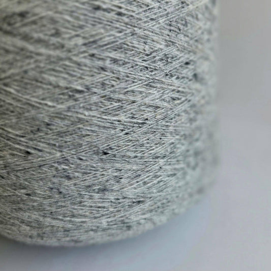 100% Cashmere Yarn - 1ply - 1300m per 100g - Light Grey Tweed