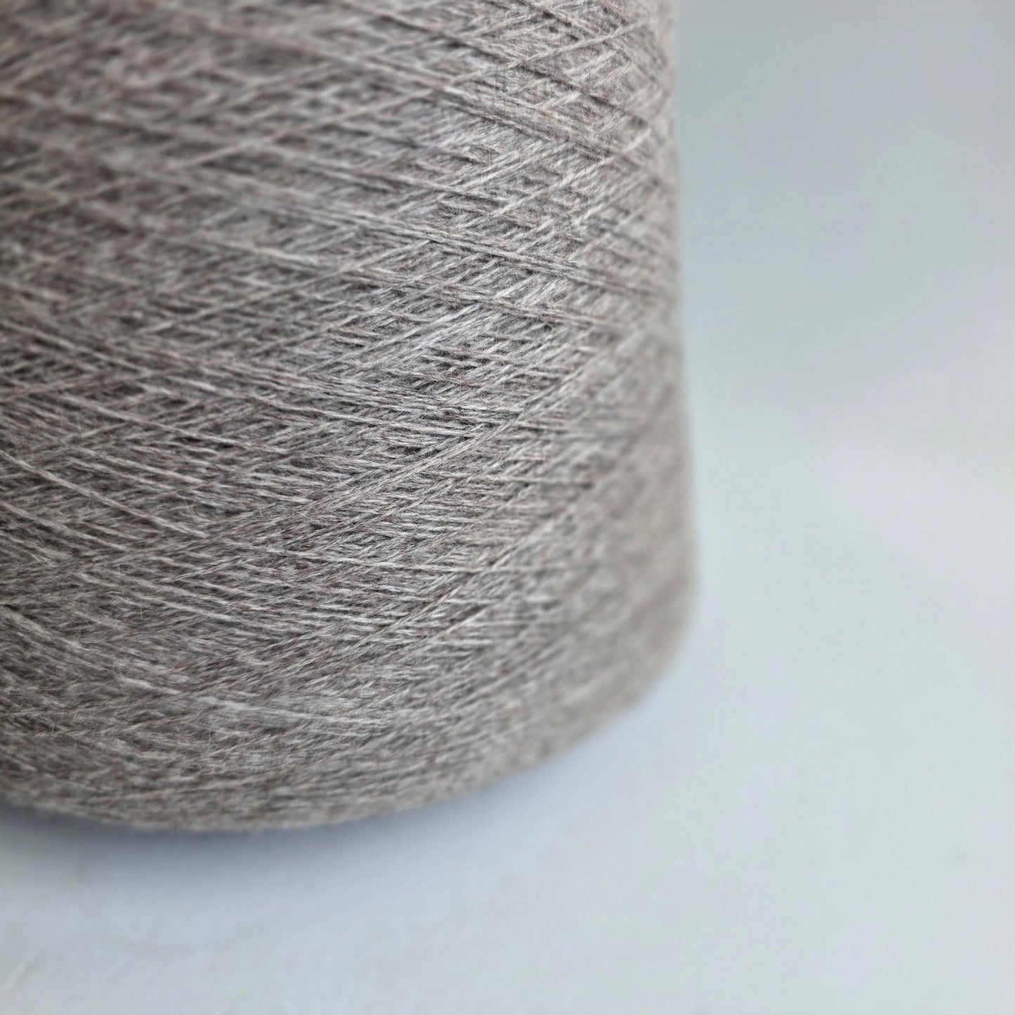 100% Mink Cashmere Yarn - 2/19Nm - 950m per 100g - Light Brown Melange