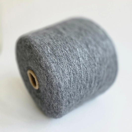 Like a cloud - 75/25  Brushed Cashmere Yarn/Silk - 1/12Nm - 300m per 25g - Oxford Grey