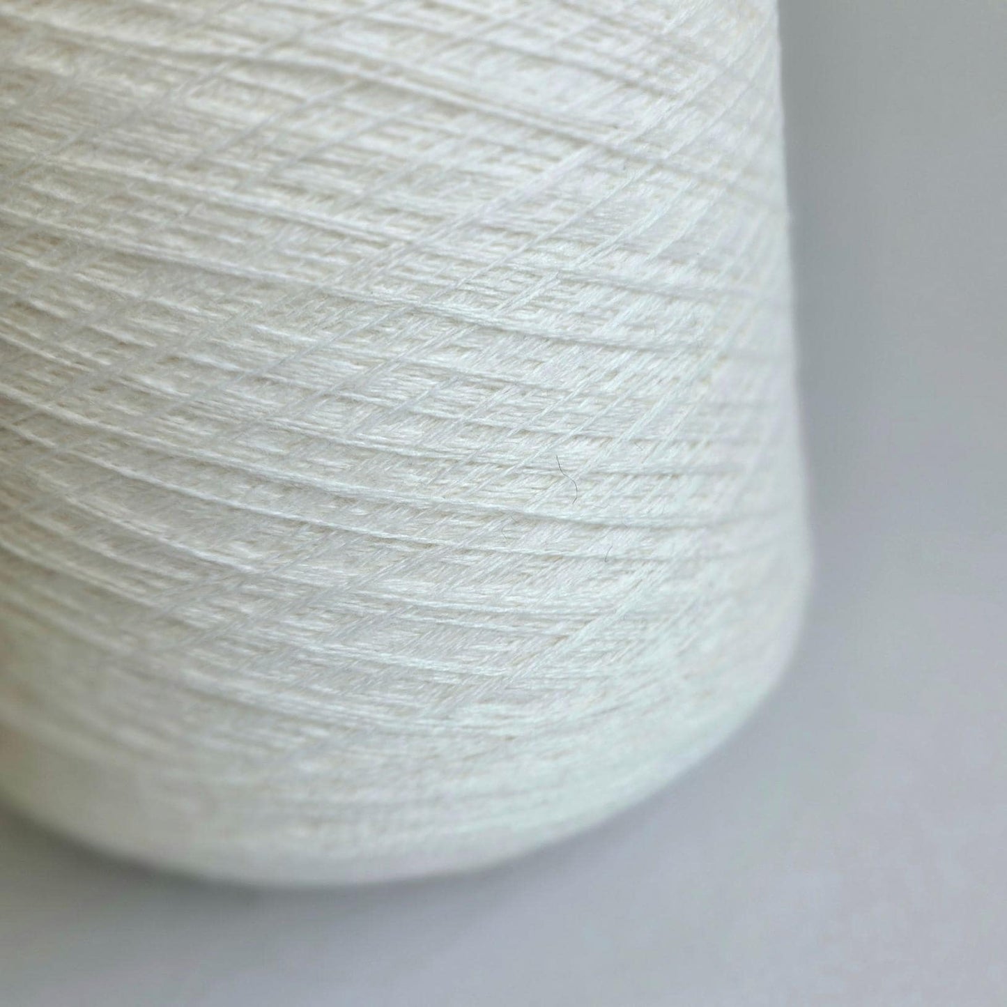 100% Mink Cashmere Yarn - 2/24Nm - 1200m per 100g - Snow White
