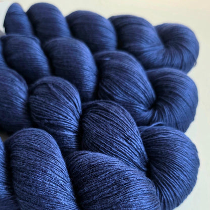 Cozy Mulberry - Blue - Mulberry Silk & Cotton - Fingering Weight - 433m/100g - Front View