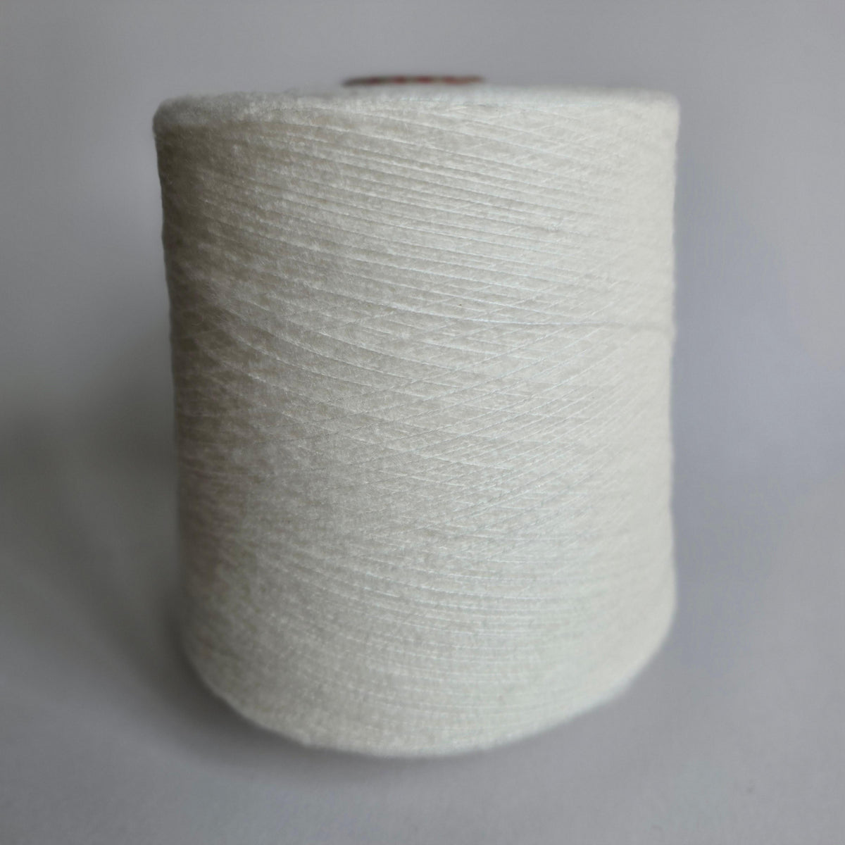 Like a cloud - 75/25 Brushed Cashmere Yarn/Silk - 1/12Nm - 300m per 25g - White - Angle 4