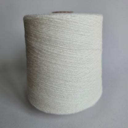 Like a cloud - 75/25 Brushed Cashmere Yarn/Silk - 1/12Nm - 300m per 25g - White - Angle 4