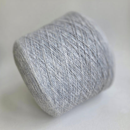 100% Cashmere Yarn - 2/26Nm - 1300m per 100g - Light Grey Blue Melange - Detail Close-up